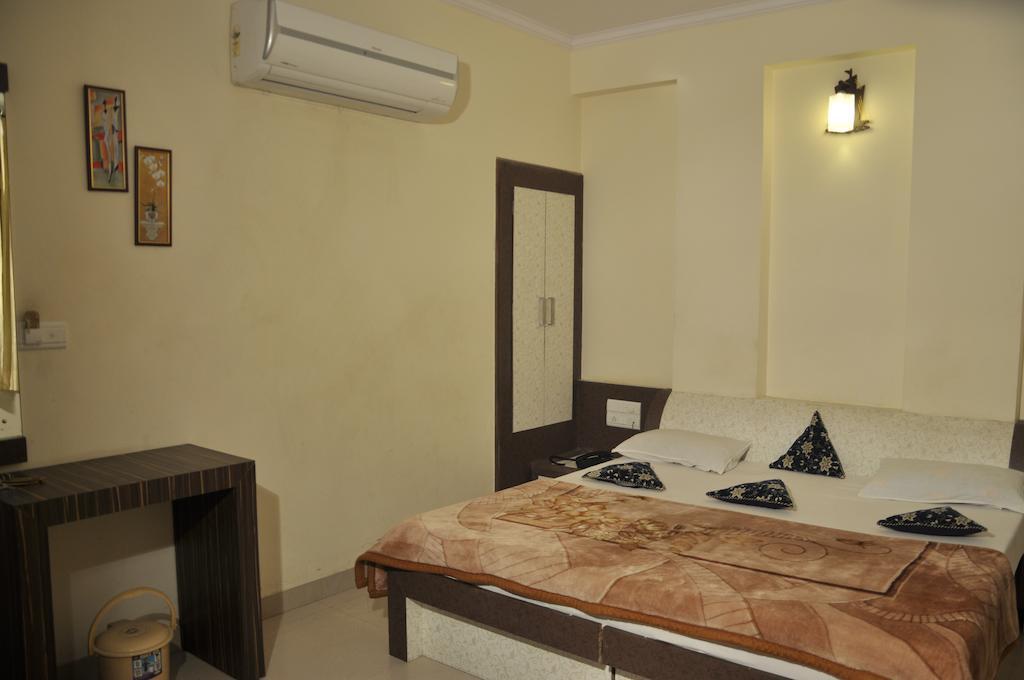 Hotel Metro Jaipur Ngoại thất bức ảnh